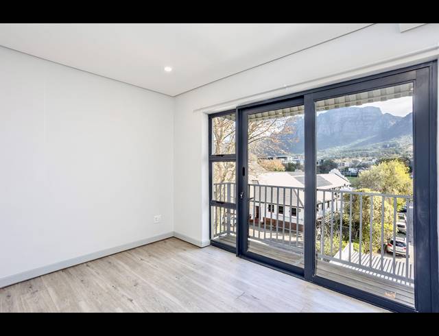 2 BEDROOM APARTMENT FOR SALE IN RONDEBOSCH
